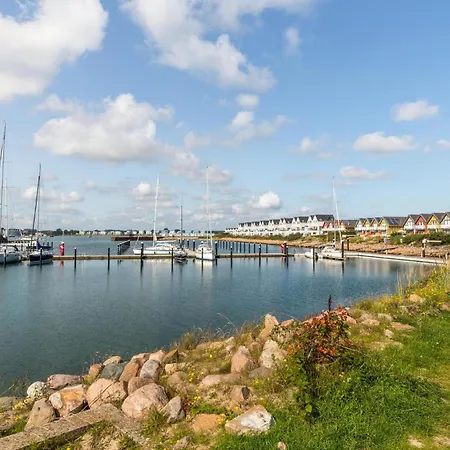 Ferienhaus In Ostseeresort With 1 Bedrooms, Sauna&wifi Olpenitz